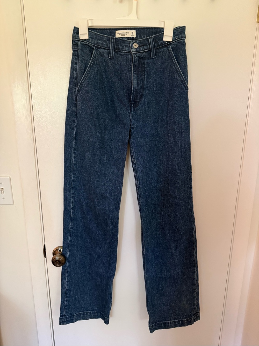 Abercrombie 90’s Relaxed Jean High Rise -26L